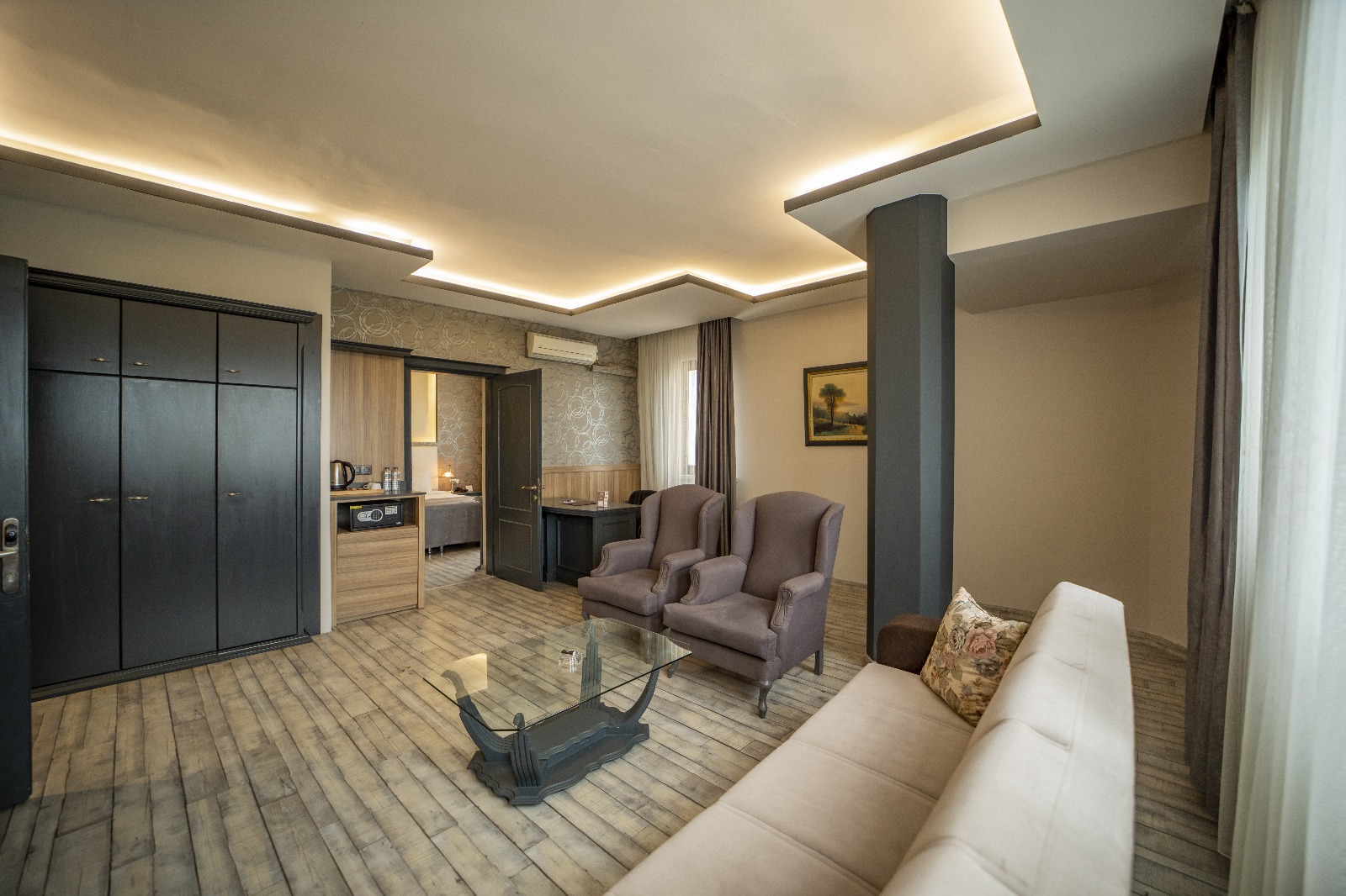 Suite Room 6
